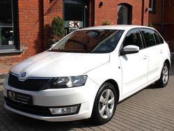 Weiß Gebraucht 2015 Skoda Rapid Ambition Limousine | 8.700 € (Fairer Preis)