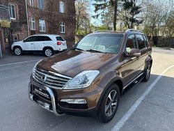 Braun Gebraucht 2017 Ssangyong (KGM) Rexton Sapphire SUV | 19.999 €