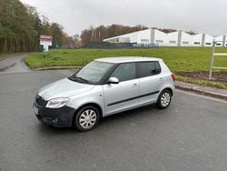 Silber Gebraucht 2010 Skoda Fabia Kleinwagen | 1.800 € (Guter Preis)