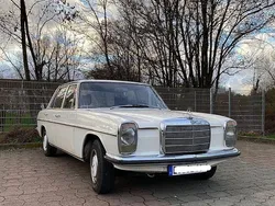 Weiß Gebraucht 1972 Mercedes 200 Limousine | 8.950 €