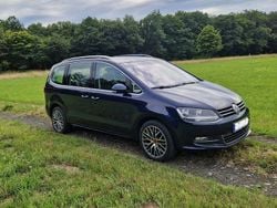 Blau Gebraucht 2017 VW Sharan Highline Van / Kleinbus | 14.900 € (Superpreis)