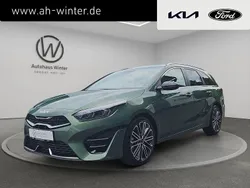 Grün Neu 2025 Kia Ceed Sportswagon GT-Line Kombi | 34.990 € (Etwas zu teuer)