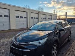 Schwarz Gebraucht 2016 Toyota Avensis Business Edition Kombi | 6.900 € (Fairer Preis)