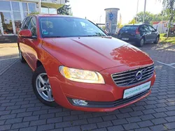 Rot Gebraucht 2015 Volvo V70 Kinetic Kombi | 12.700 €