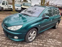 Grün Gebraucht 2004 Peugeot 206 Tendance Kombi | 1.470 € (Guter Preis)