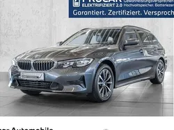 Grau Gebraucht 2022 BMW 320e Sport Line Kombi | 27.495 € (Guter Preis)