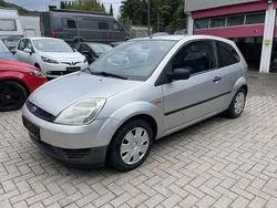 Silber Gebraucht 2003 Ford Fiesta Ghia Kleinwagen | 750 € (Superpreis)
