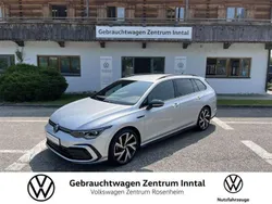Reflexsilber Gebraucht 2024 VW Golf VIII R-line Kombi | 29.900 € (Fairer Preis)