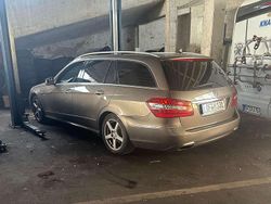 Gold Gebraucht 2012 Mercedes 250 Limousine | 10.000 €