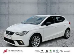 "candy" weiss Gebraucht 2023 Seat Ibiza FR-Line Kleinwagen | 22.530 € (Guter Preis)