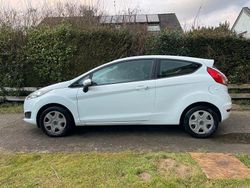Weiß Gebraucht 2014 Ford Fiesta Trend Kleinwagen | 5.999 € (Fairer Preis)