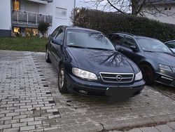 Blau Gebraucht 2001 Opel Omega Limousine | 1.200 € (Guter Preis)
