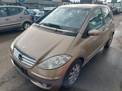 Beige Gebraucht 2005 Mercedes A180 Limousine | 2.990 € (Fairer Preis)