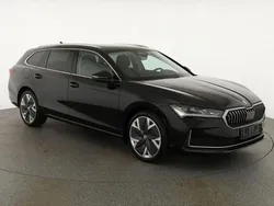 Onyx schwarz metallic (metallic) Gebraucht 2024 Skoda Superb Selection Kombi | 40.995 € (Superpreis)