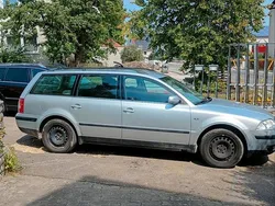 Grau Gebraucht 2001 VW Passat Kombi | 2.150 € (Fairer Preis)