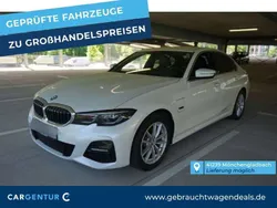 Mineralweiss Gebraucht 2022 BMW 320e M Sport Limousine | 30.290 € (Fairer Preis)