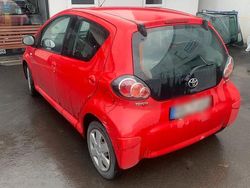 Rot Gebraucht 2011 Toyota Aygo Kleinwagen | 1.200 € (Guter Preis)