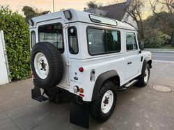 Weiß Gebraucht 2011 Land Rover Defender SUV | 28.900 €