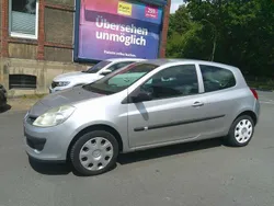 Silber Gebraucht 2008 Renault Clio II Kleinwagen | 1.999 € (Guter Preis)