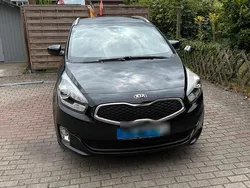 Schwarz Gebraucht 2015 Kia Carens Van / Kleinbus | 9.900 € (Fairer Preis)