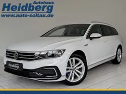 Gletscherweiß Gebraucht 2023 VW Passat GTE Kombi | 35.770 € (Fairer Preis)