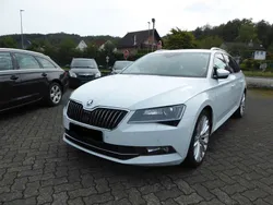 Weiß Gebraucht 2015 Skoda Superb Style Kombi | 17.500 € (Etwas zu teuer)