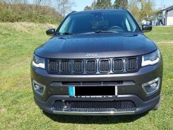Grau Gebraucht 2019 Jeep Compass Limited SUV | 18.200 € (Fairer Preis)