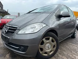 Grau Gebraucht 2008 Mercedes A180 Van / Kleinbus | 1.390 €