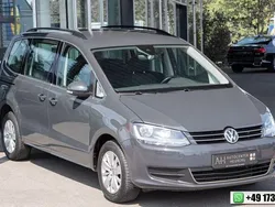 Grau Gebraucht 2019 VW Sharan Comfortline Van / Kleinbus | 22.990 € (Fairer Preis)