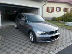 Grau Gebraucht 2009 BMW 118 Kleinwagen | 4.100 € (Etwas zu teuer)