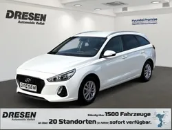 Weiss Gebraucht 2017 Hyundai i30 Select Kombi | 9.990 € (Fairer Preis)