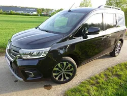 Schwarz Gebraucht 2023 Renault Kangoo Komfort Van / Kleinbus | 29.500 € (Etwas zu teuer)