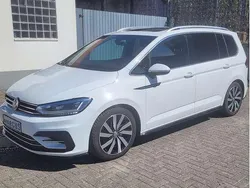Weiß Gebraucht 2017 VW Touran Highline Van / Kleinbus | 17.500 € (Guter Preis)