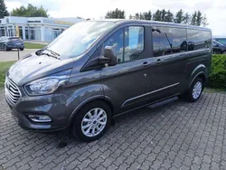 Grau Gebraucht 2023 Ford Tourneo Titanium Van / Kleinbus | 41.950 € (Fairer Preis)