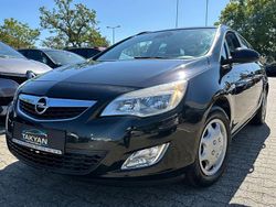 Schwarz Gebraucht 2011 Opel Astra Design Edition Kombi | 3.790 € (Fairer Preis)