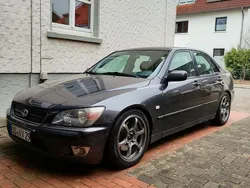 Grau Gebraucht 2005 Lexus IS200 Limousine | 5.750 € (Fairer Preis)