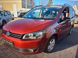 Rot Gebraucht 2012 VW Touran Match Van / Kleinbus | 4.600 € (Guter Preis)