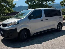 Grau Gebraucht 2020 Peugeot Traveller Active Van / Kleinbus | 25.000 € (Guter Preis)