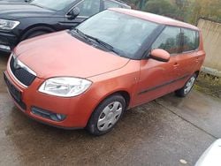 Orange Gebraucht 2009 Skoda Fabia Elegance Limousine | 1.950 € (Superpreis)