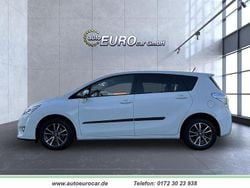 Weiß Gebraucht 2014 Toyota Verso Van / Kleinbus | 7.650 € (Guter Preis)