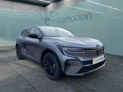 Grau Gebraucht 2022 Renault Mégane Techno Limousine | 29.045 € (Fairer Preis)