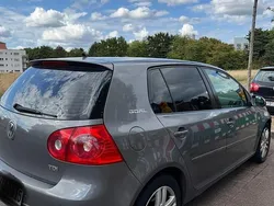 Grau Gebraucht 2006 VW Golf V Kleinwagen | 2.600 € (Guter Preis)