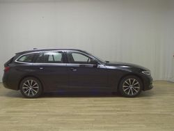 Schwarz Gebraucht 2022 BMW 320 Luxury Line Kombi | 19.480 € (Guter Preis)
