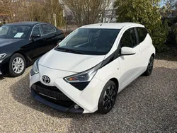 068 pianosaweiß Gebraucht 2019 Toyota Aygo Club Kleinwagen | 9.950 € (Fairer Preis)