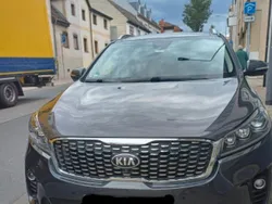 Grau Gebraucht 2019 Kia Sorento Platinum Edition SUV | 27.500 € (Etwas zu teuer)