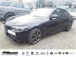Schwarz Gebraucht 2023 Alfa Romeo Giulia Competizione Limousine | 39.975 € (Fairer Preis)
