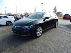 Schwarz Gebraucht 2022 VW Golf VIII Style Limousine | 25.200 € (Guter Preis)