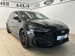 Obsidianschwarz metallic Neu 2024 Ford Focus ST Limousine | 39.980 € (Guter Preis)