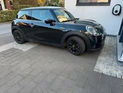 Schwarz Gebraucht 2022 Mini Cooper SE Classic Kleinwagen | 19.700 € (Fairer Preis)