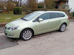Grün Gebraucht 2011 Opel Astra Design Edition Kombi | 5.000 € (Fairer Preis)